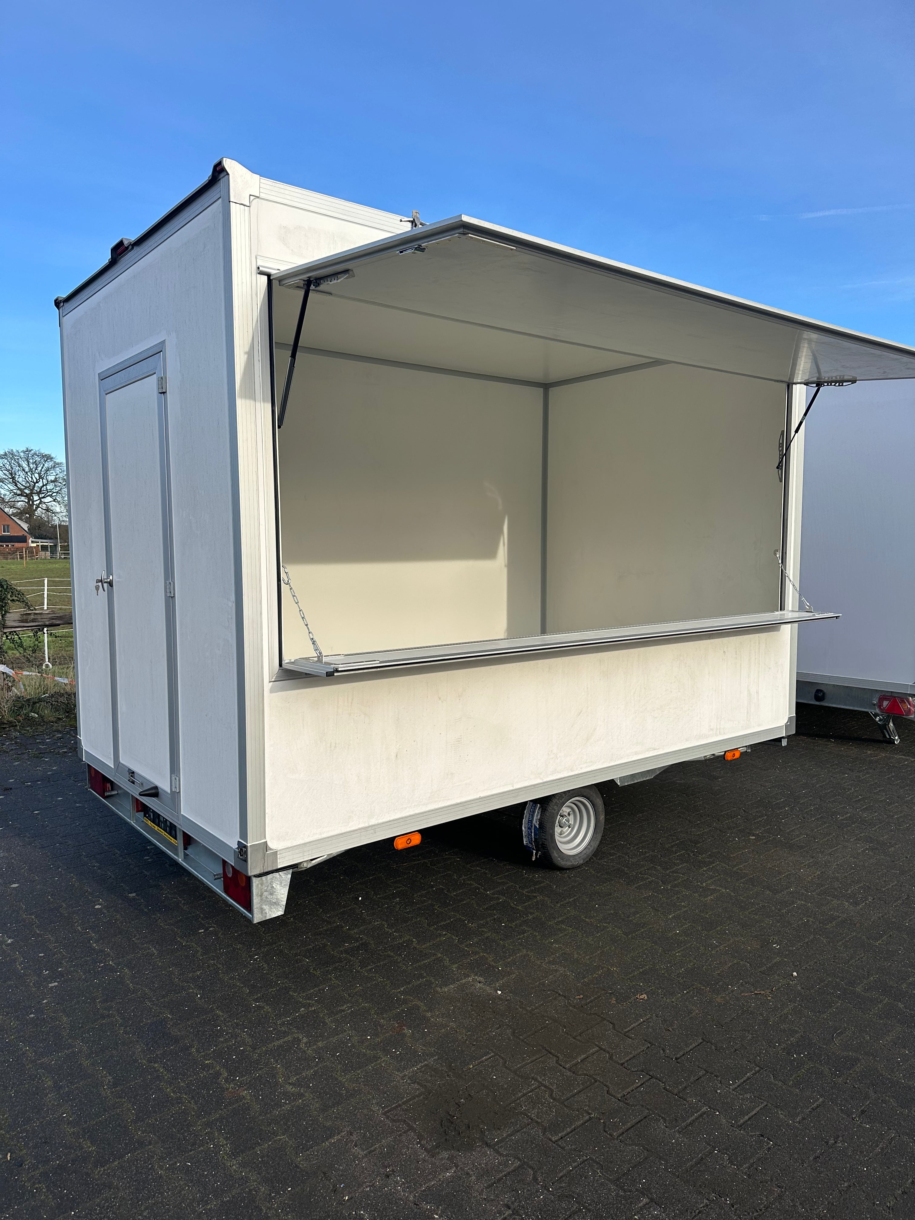 3,5m Foodtruck / Imbisswagen / Imbissanhänger / Verkaufsanhänger