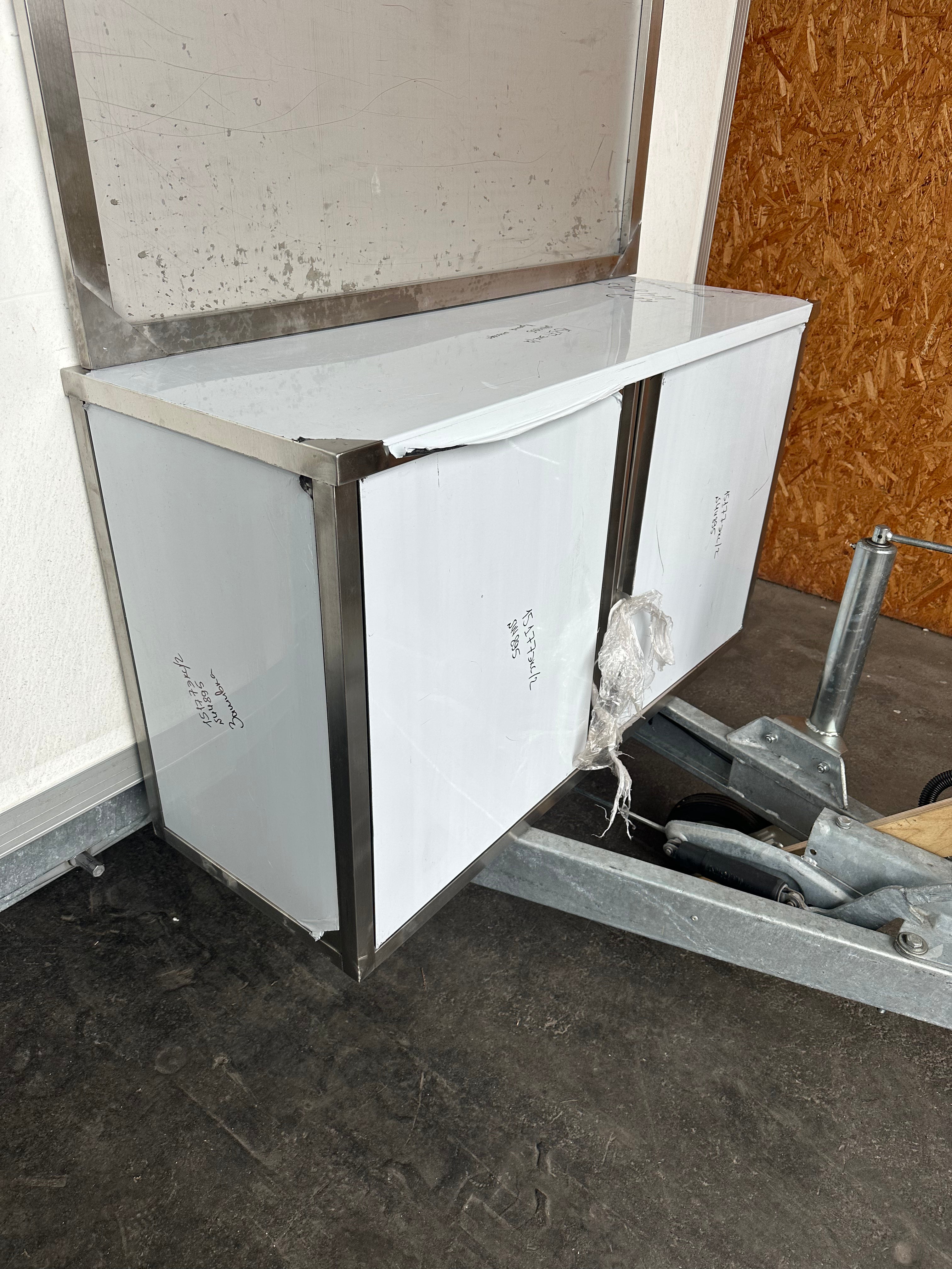 Set: Gasflaschenschrank & Outdoortisch für Imbisswagen / Imbissanhänger