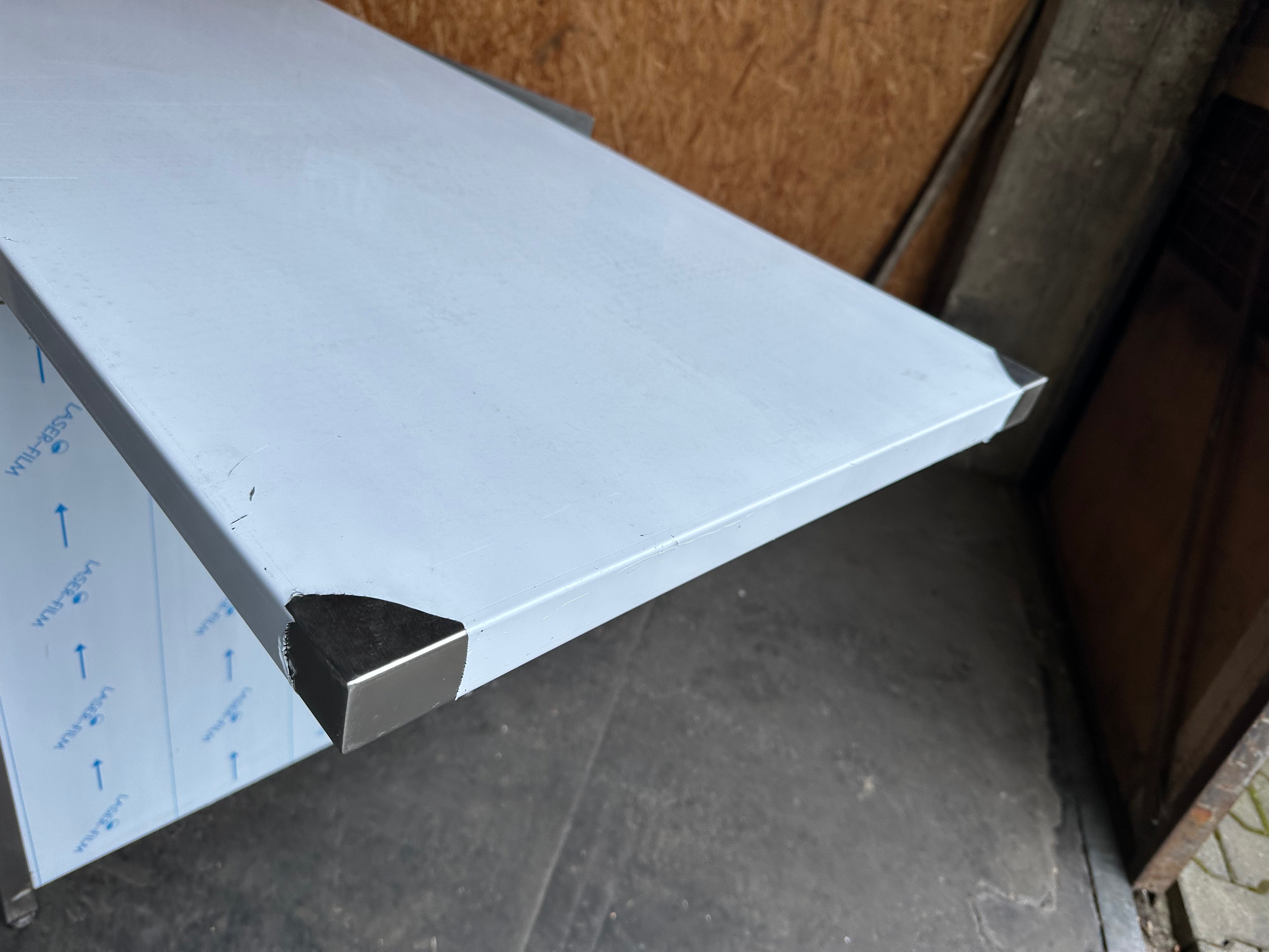 Edelstahl-Arbeitsplatte / Tischplatte für Foodtruck, Küche oder Produktion