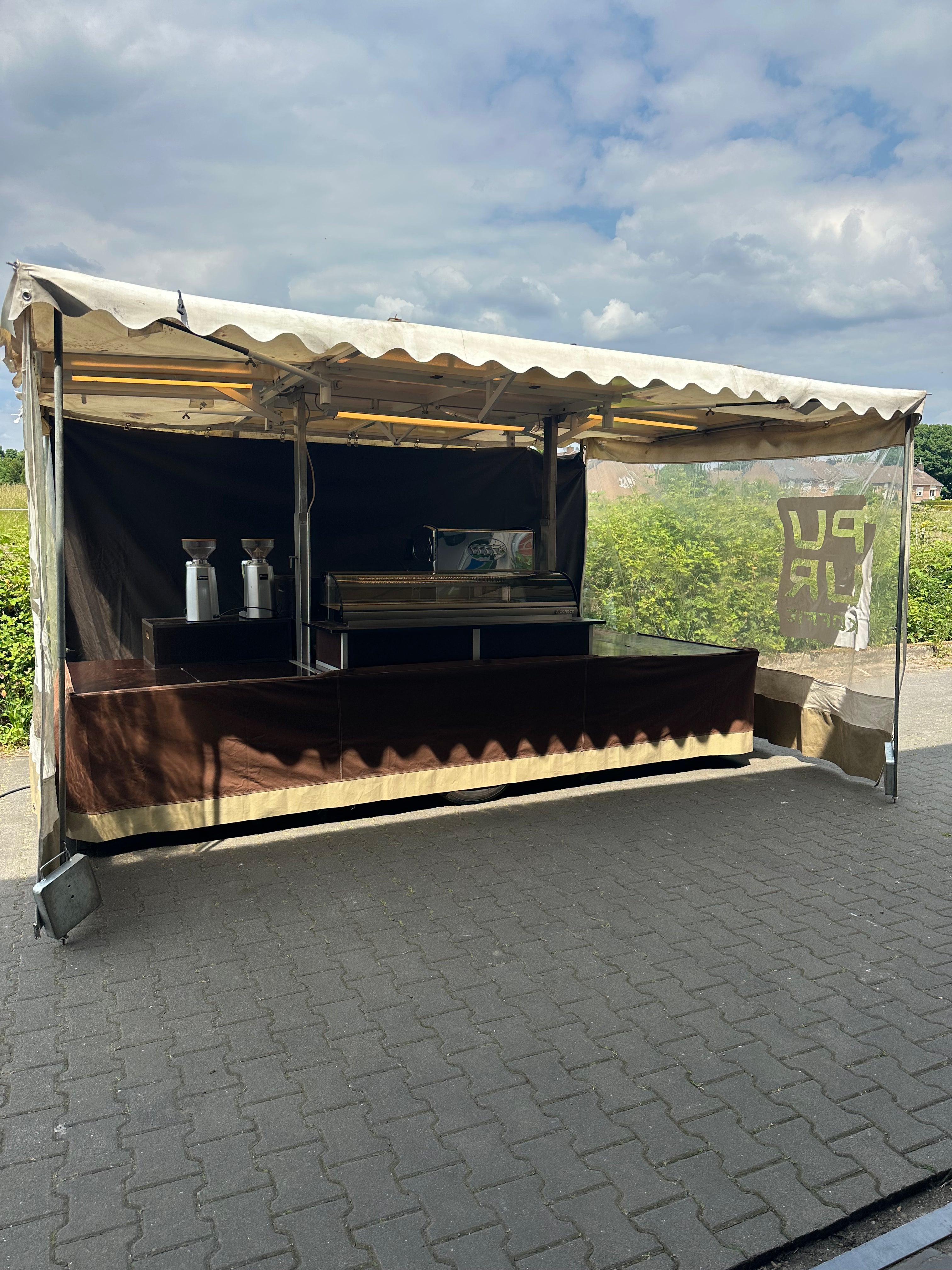 Anhänger Lambert Baujahr 2008 – Mobiles Café komplett ausgestattet