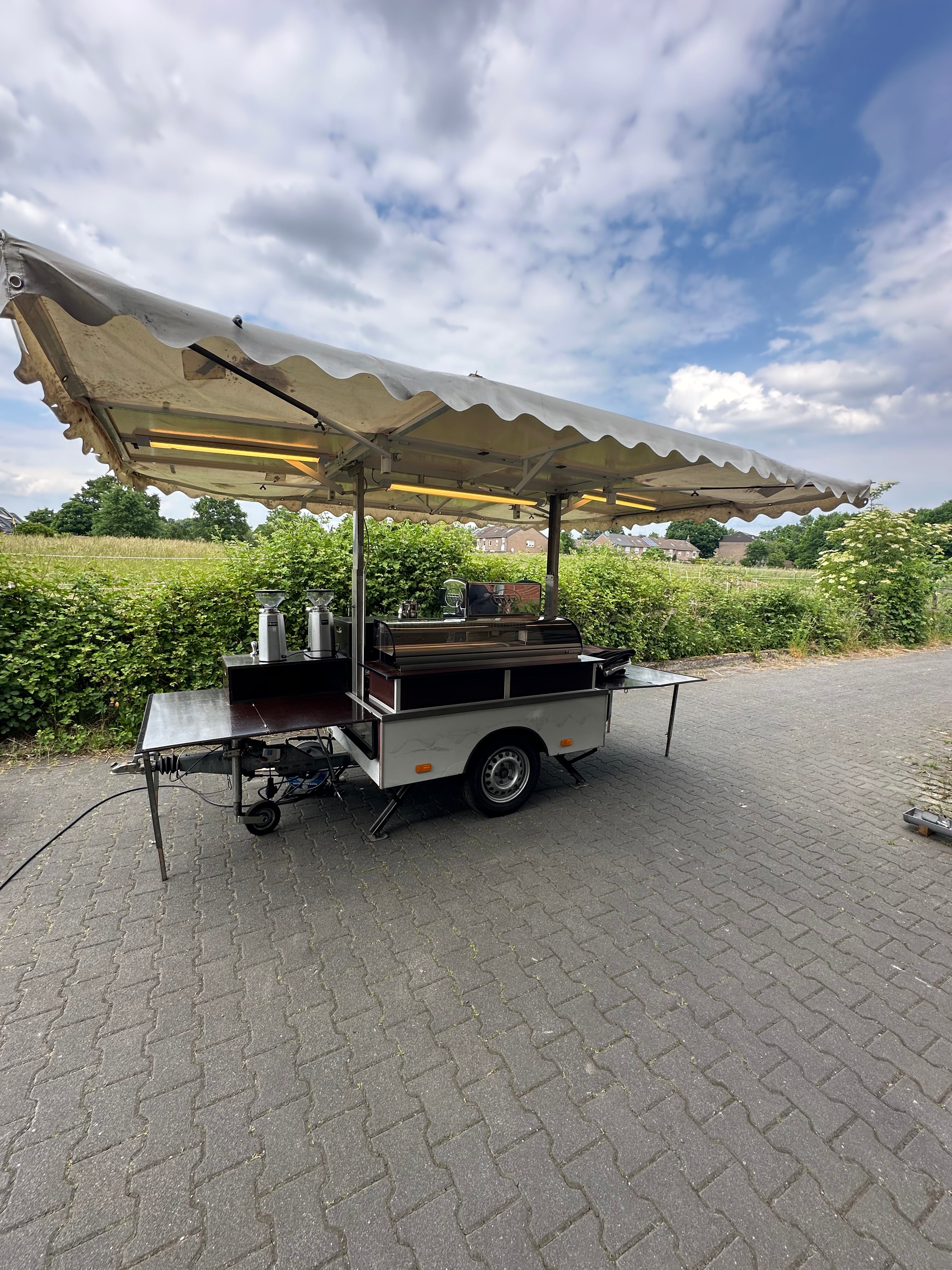 Anhänger Lambert Baujahr 2008 – Mobiles Café komplett ausgestattet