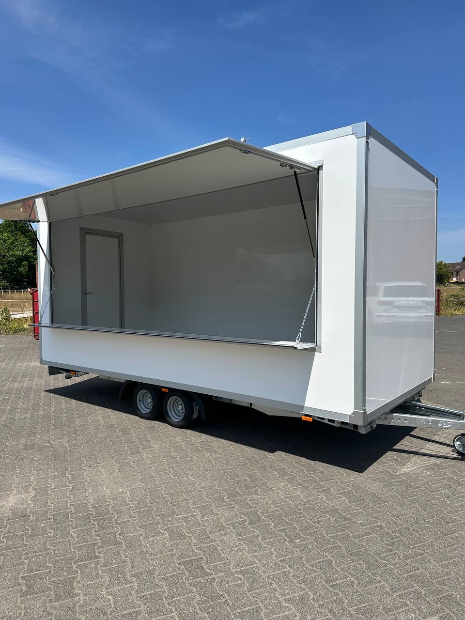 5m Foodtruck / Imbisswagen / Imbissanhänger / Verkaufsanhänger